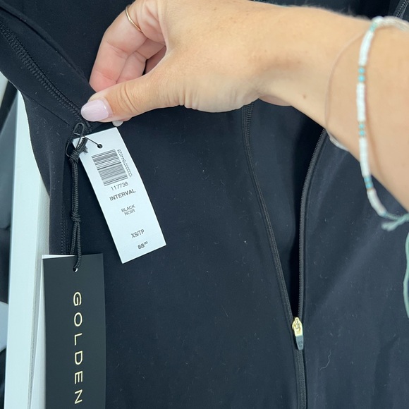 BNWT Aritizia Golden Xs Black zip up romper - Picture 3 of 4